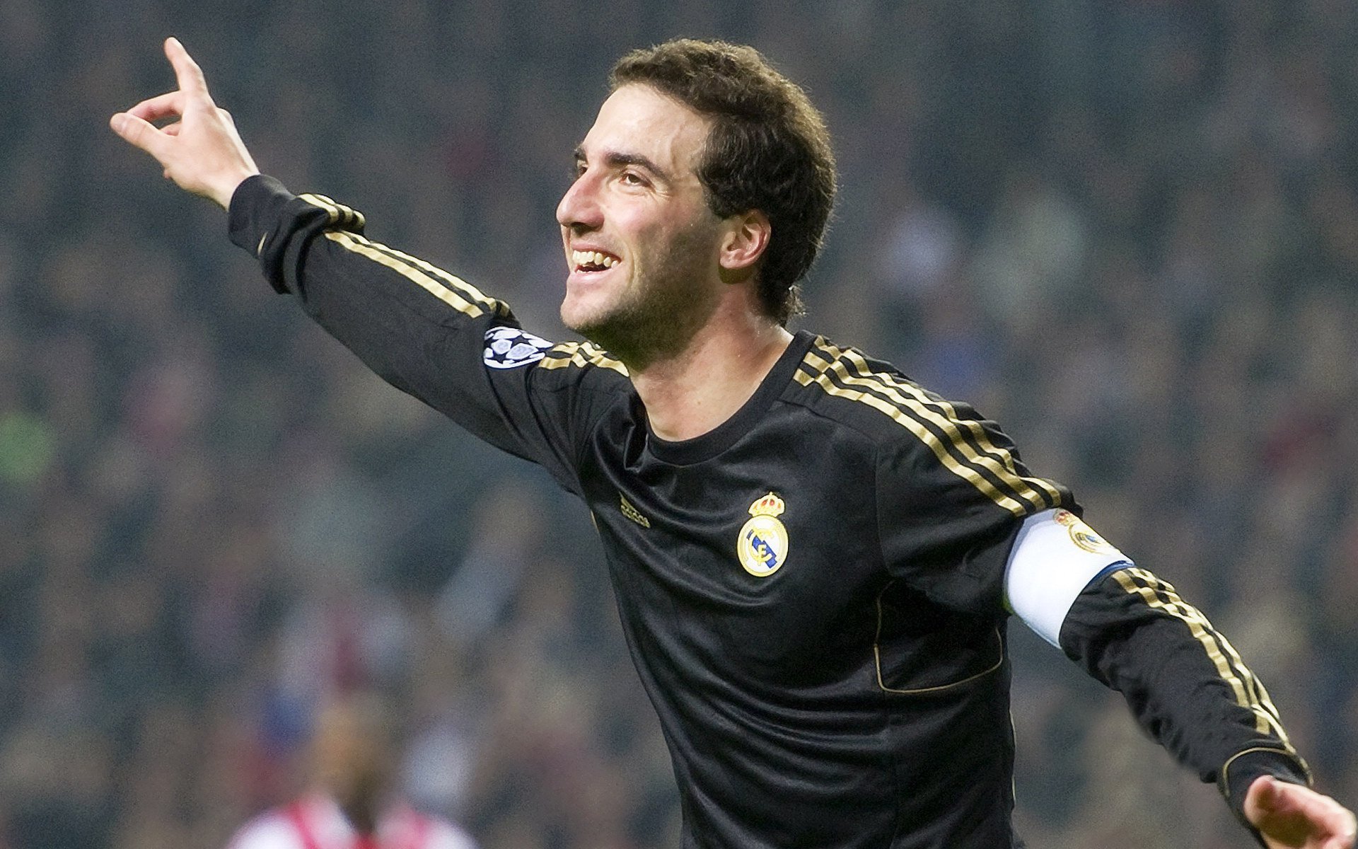 开云体育官方网站-阿尔卡拉斯，从独舞的尖刺到群像的脊梁，一场比温网更惊险的胜利