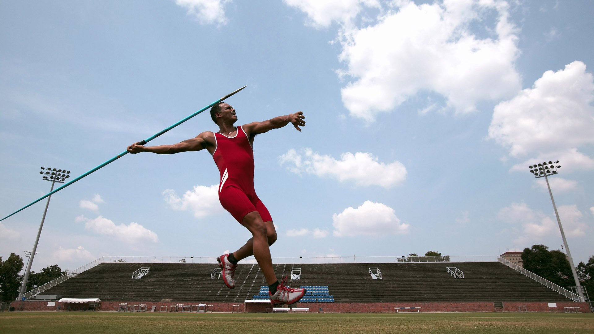 开云世界杯2026-红土破晓者,蒂姆惊艳四座,法网为何悄然碾压美网的天平?